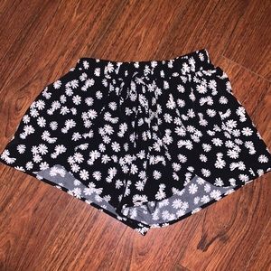 ZAFUL daisy shorts size small